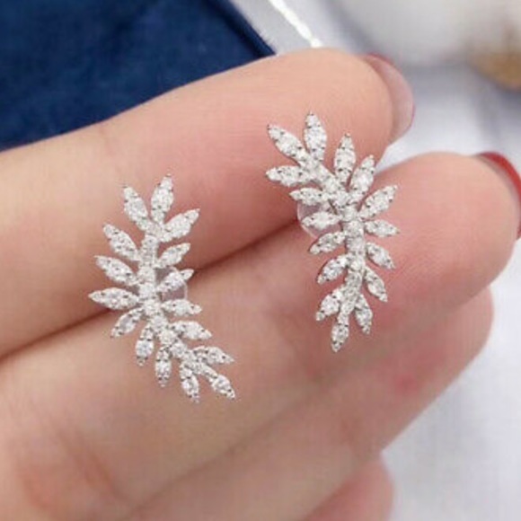 New Sterling silver Diamond Earrings - Picture 4 of 6